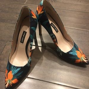 Nine West Tatiana heels in tropical print!
